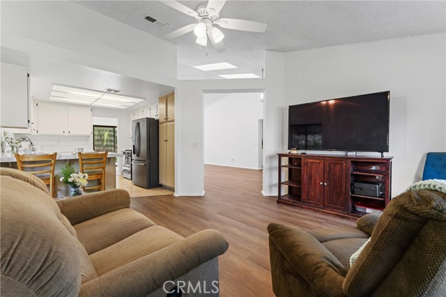 Detail Gallery Image 9 of 37 For 44204 Galion Ave, Lancaster,  CA 93536 - 4 Beds | 2 Baths