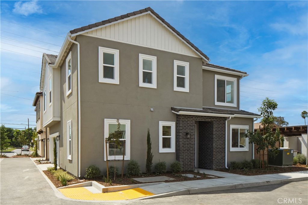 415 E 220th Street