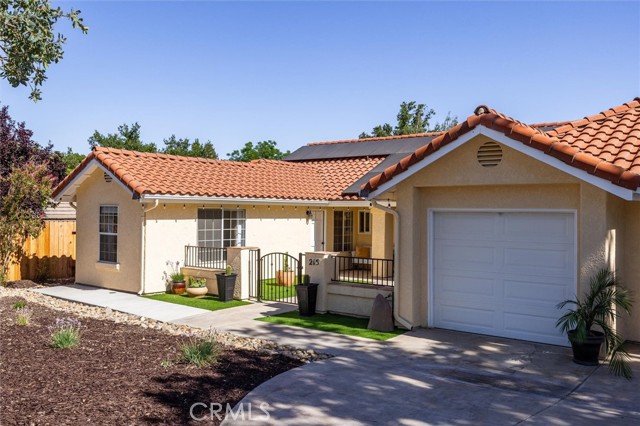215 Meadowlark Road, Paso Robles CA: https://media.crmls.org/medias/2f6c70bd-f676-4cb3-a092-a8558ea4c2a7.jpg