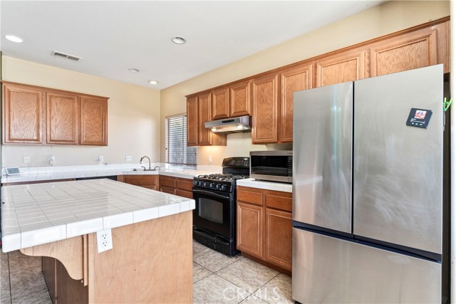 Detail Gallery Image 10 of 26 For 1027 Shady Ct, San Jacinto,  CA 92582 - 4 Beds | 2 Baths