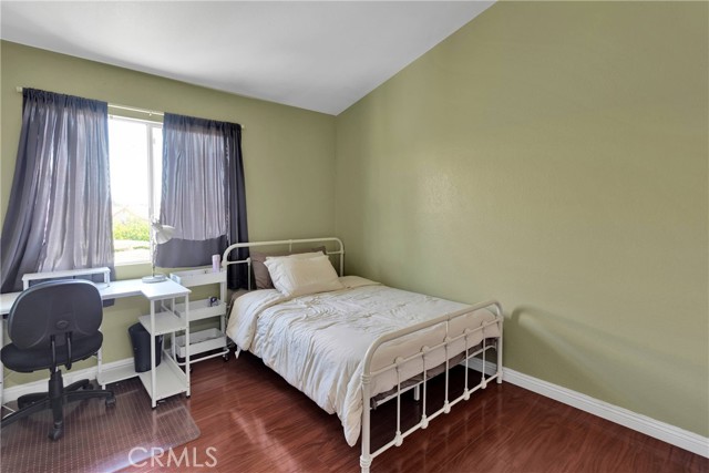 Image 15 of 26 For 40054 Oak Grove Avenue