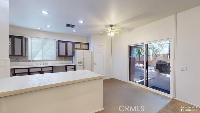 Kitchen/Sliding Door