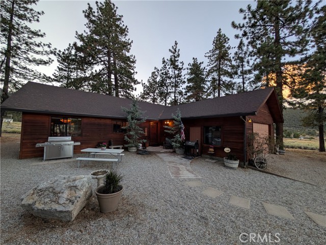 1575 Petersen Lane, Frazier Park CA: https://media.crmls.org/medias/2f6d3ba4-8de3-4ac1-a3a1-41608f9544a1.jpg