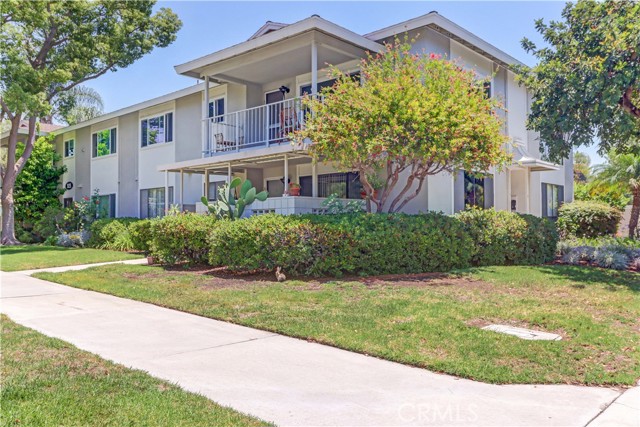 925 Ave Majorca, Laguna Woods CA: https://media.crmls.org/medias/2f6d4624-8a66-4360-b0b8-c10191dd6fa8.jpg