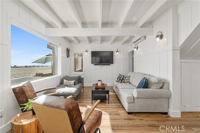 Detail Gallery Image 9 of 33 For 2500 W Oceanfront, Newport Beach,  CA 92663 - 3 Beds | 3 Baths