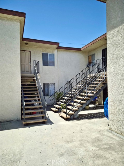 13325 Kornblum Avenue, Hawthorne CA: https://media.crmls.org/medias/2f6db27a-5000-403e-89d8-3d90beae39e8.jpg