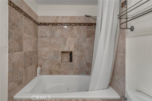 Detail Gallery Image 27 of 39 For 10943 Laurel Canyon #B9,  San Fernando,  CA 91340 - 2 Beds | 2 Baths