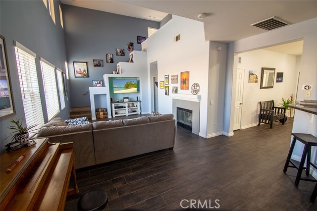 13411 Hawthorn Avenue, Moreno Valley CA: https://media.crmls.org/medias/2f6ddf29-a7d5-4fd3-ad05-dc5a58d3203c.jpg