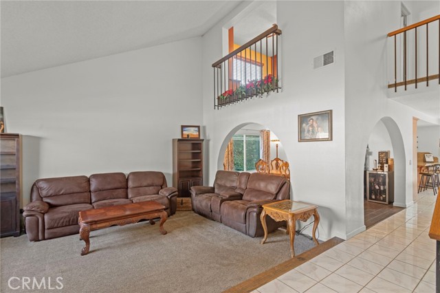 Detail Gallery Image 4 of 47 For 6801 Rycroft, Riverside,  CA 92506 - 4 Beds | 2/1 Baths