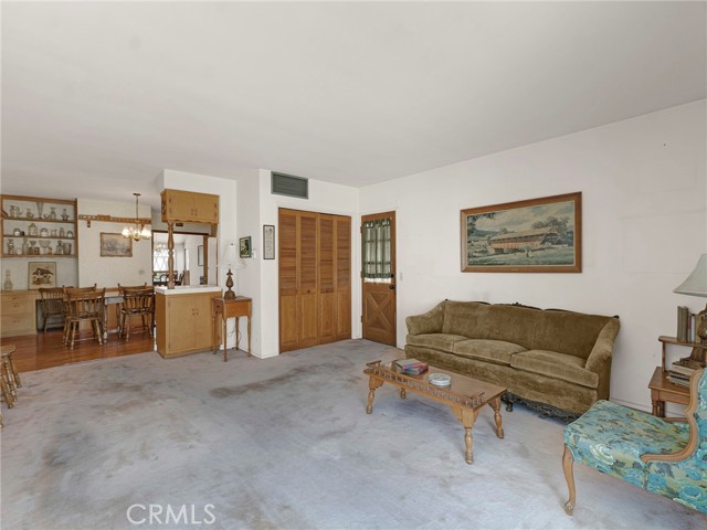 18725 Covello Street, Reseda CA: https://media.crmls.org/medias/2f6e6b99-4b34-413a-a176-cce5a126d158.jpg