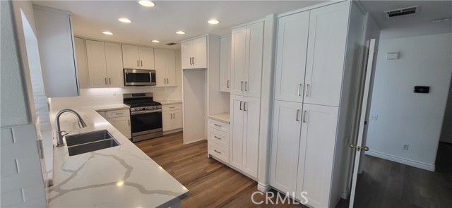 Detail Gallery Image 7 of 35 For 1049 Jude Ct, San Jacinto,  CA 92583 - 4 Beds | 3 Baths