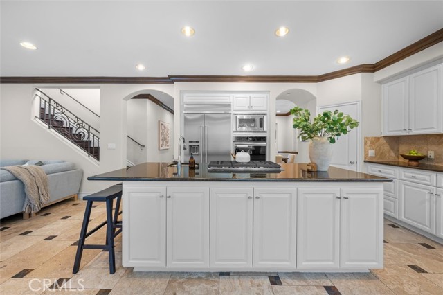 2016 Robinson Street, Redondo Beach CA: https://media.crmls.org/medias/2f6ee8ea-036e-446e-92f7-97fe9410a572.jpg