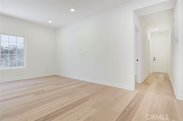 Detail Gallery Image 17 of 59 For 15121 Marlin Pl, Van Nuys,  CA 91405 - 4 Beds | 3 Baths