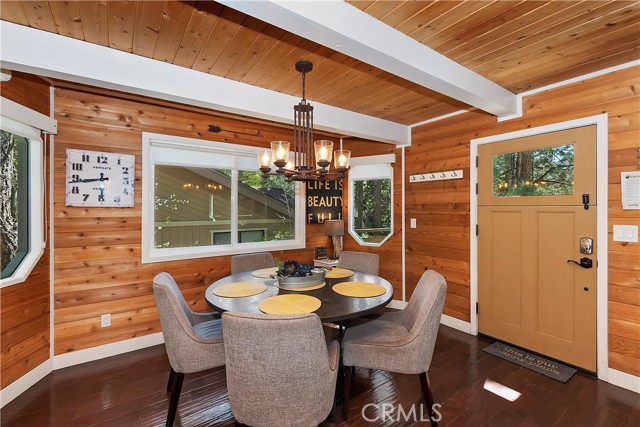 Detail Gallery Image 9 of 48 For 421 Northern Cross Dr, Big Bear Lake,  CA 92315 - 3 Beds | 2 Baths