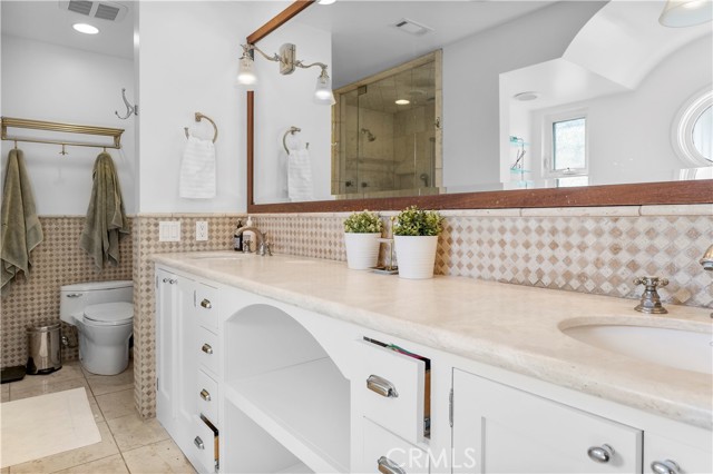 1726 W 150th Street, Gardena CA: https://media.crmls.org/medias/2f70958f-fc2a-4957-885a-97424357e46e.jpg