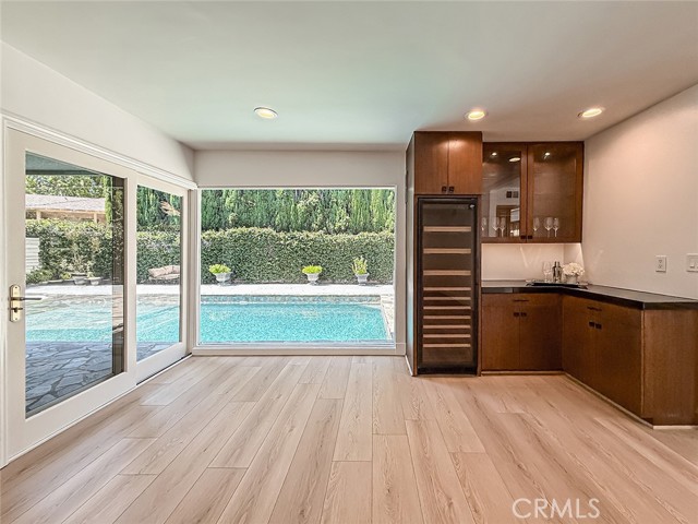 Detail Gallery Image 13 of 67 For 4575 De Celis Pl, Encino,  CA 91436 - 4 Beds | 3 Baths