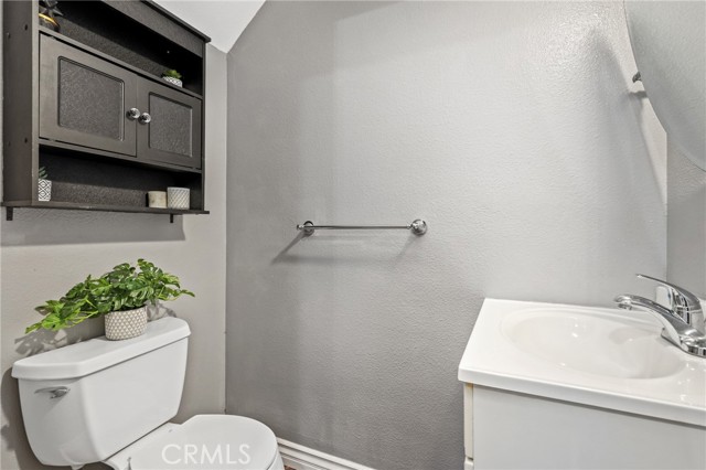 Detail Gallery Image 18 of 29 For 337 E Chapman, Placentia,  CA 92870 - 2 Beds | 2/1 Baths