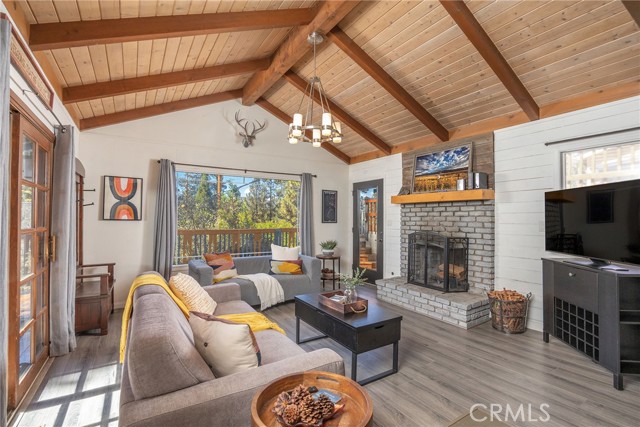 40189 Mahanoy Lane, Big Bear Lake, CA 92315