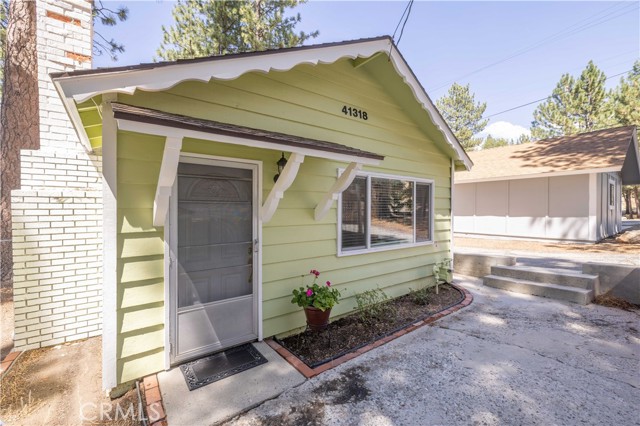 Detail Gallery Image 2 of 60 For 41318 Oak St, Big Bear Lake,  CA 92315 - 2 Beds | 1/1 Baths