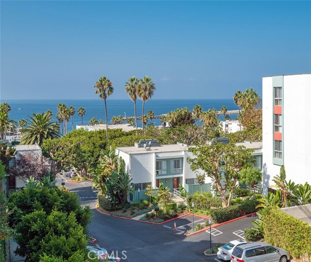 520 The Village, Redondo Beach, California 90277, 2 Bedrooms Bedrooms, ,2 BathroomsBathrooms,Residential,Sold,The Village,SB17117479