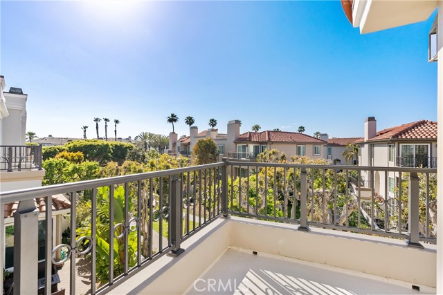 Detail Gallery Image 22 of 34 For 19401 Merion Cir, Huntington Beach,  CA 92648 - 3 Beds | 2/1 Baths