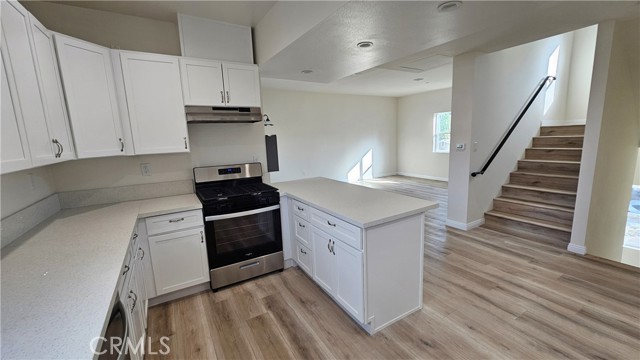 Detail Gallery Image 8 of 13 For 904 S Palmetto Ave #C,  Ontario,  CA 91762 - 4 Beds | 3 Baths