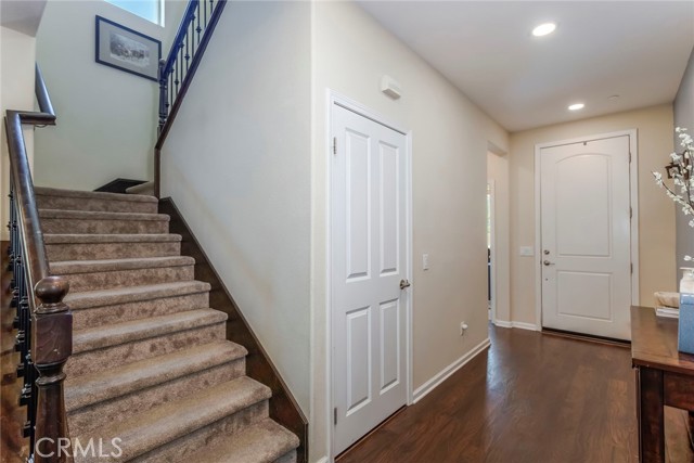 17138 Hickory Ridge Court, Canyon Country CA: https://media.crmls.org/medias/2f7381e0-bb55-41fe-ae12-c05718efd230.jpg