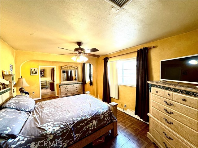 Detail Gallery Image 11 of 24 For 10811 Milano Ave, Norwalk,  CA 90650 - 4 Beds | 2 Baths