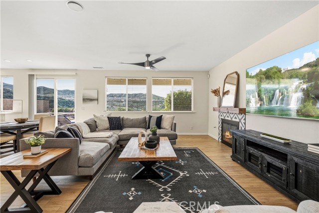 Detail Gallery Image 24 of 59 For 26451 Puffin Pl, Canyon Country,  CA 91387 - 4 Beds | 3 Baths