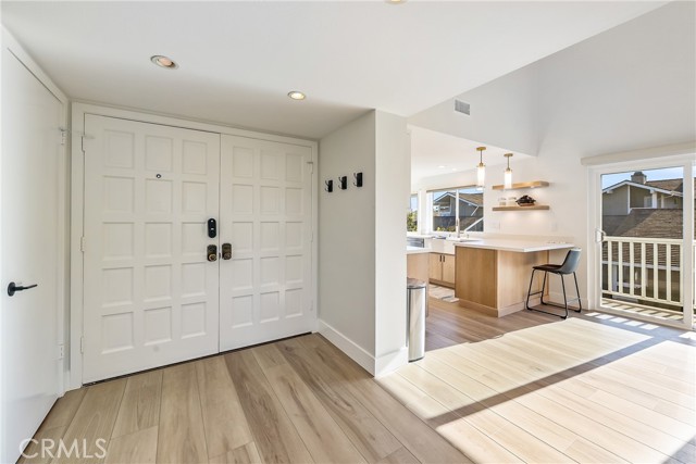 Detail Gallery Image 2 of 30 For 12 Lakeview, Irvine,  CA 92604 - 3 Beds | 2 Baths