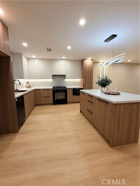6701 Neddy photo 17