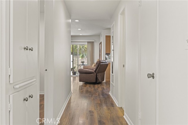 Detail Gallery Image 9 of 57 For 26817 Oak Branch Cir, Newhall,  CA 91321 - 2 Beds | 2 Baths