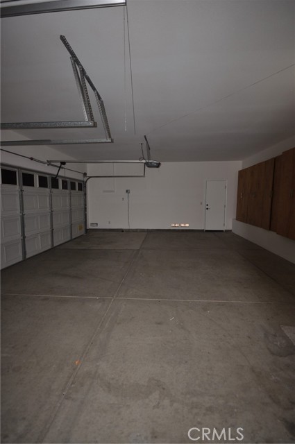 8945 Honeysuckle Avenue, Hesperia CA: https://media.crmls.org/medias/2f76f4d0-632a-419c-82e9-76b90372f74e.jpg