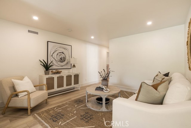 Detail Gallery Image 9 of 74 For 12822 Fairhaven, Santa Ana,  CA 92705 - 6 Beds | 4/1 Baths