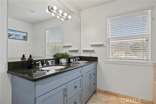 Detail Gallery Image 16 of 23 For 29021 Lomita Dr, Castaic,  CA 91384 - 3 Beds | 2/1 Baths