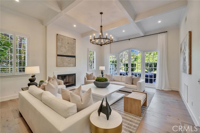 5451 Newcastle Lane, Calabasas CA: https://media.crmls.org/medias/2f79014b-d1ee-4b72-ab26-bd8f46267411.jpg