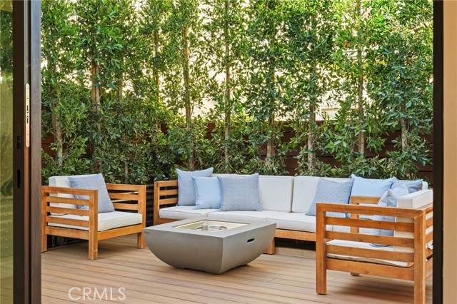 Image 8 of 46 For 15609 Huston Street