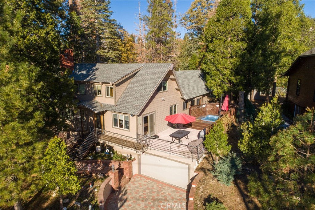 871 Sandalwood Drive, Lake Arrowhead, CA 92352