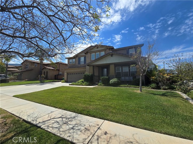 Detail Gallery Image 2 of 37 For 3250 Quartz Cir, Corona,  CA 92882 - 5 Beds | 3/1 Baths