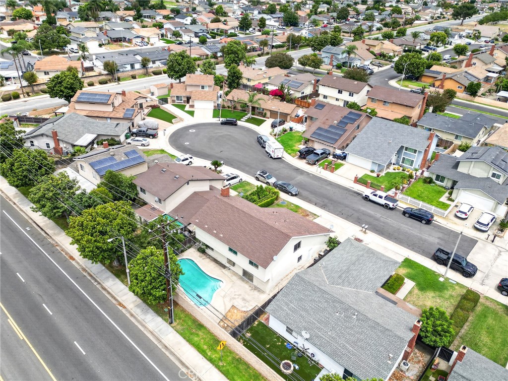 https://media.crmls.org/medias/2f7a5ea2-72b1-49f7-8885-4eecf2297e3a.jpg?preset=X-Large