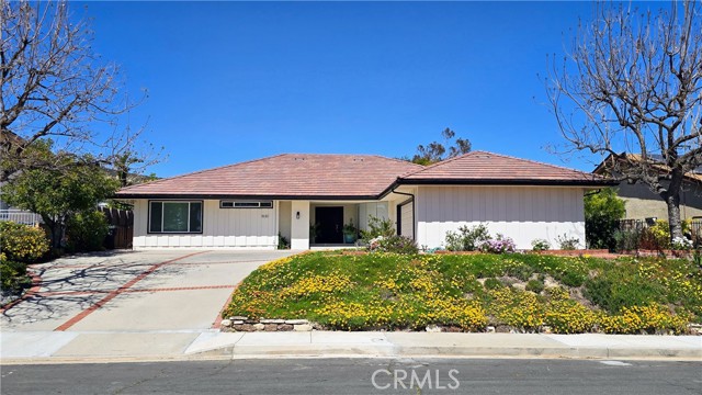 Detail Gallery Image 1 of 1 For 1630 Heather Ridge Dr, Glendale,  CA 91207 - 3 Beds | 2 Baths