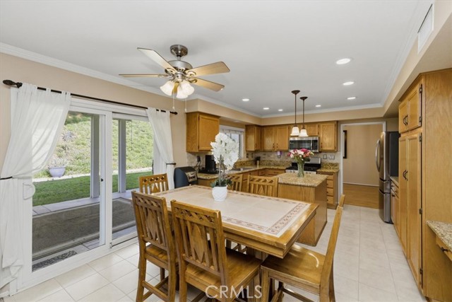 Detail Gallery Image 25 of 62 For 7743 Gold Buckle Ct, Highland,  CA 92346 - 4 Beds | 3 Baths