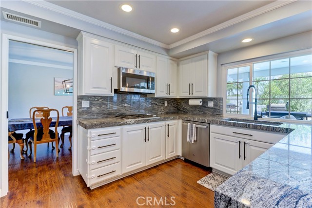 25701 Minoa Drive, Mission Viejo CA: https://media.crmls.org/medias/2f7b124c-c2b2-468a-8212-1339aeb1cd70.jpg