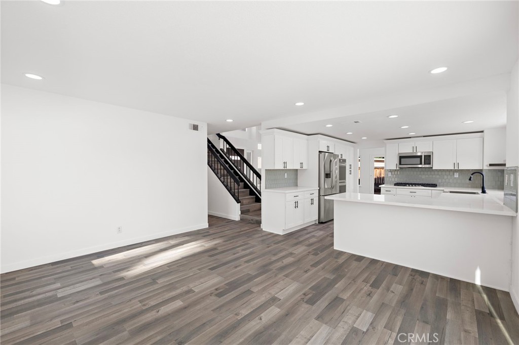 MLS #OC25270528 image #10