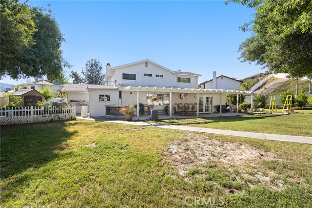 23900 Darbun Drive, Newhall CA: https://media.crmls.org/medias/2f7b1e5e-0496-442c-b9a5-708052ab4371.jpg