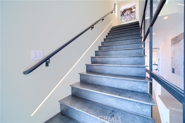 203 indianapolis Avenue, Huntington Beach CA: https://media.crmls.org/medias/2f7b8662-4131-4fd8-afeb-c958ad09a976.jpg
