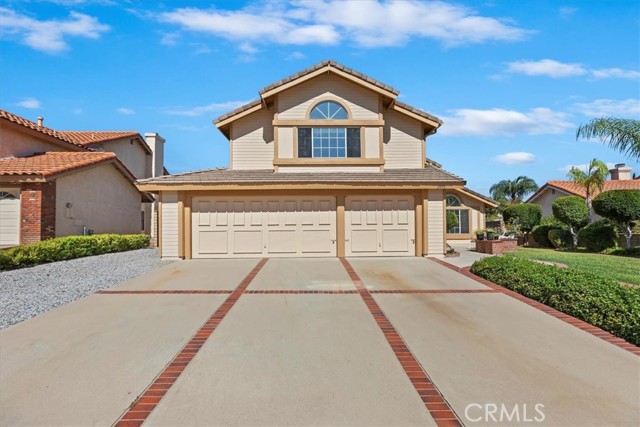 Detail Gallery Image 4 of 56 For 2450 via Pacifica, Corona,  CA 92882 - 4 Beds | 3 Baths