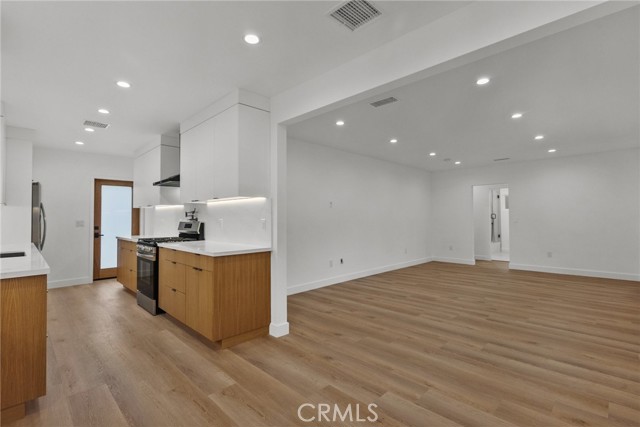 Detail Gallery Image 23 of 38 For 5730 Stansbury Ave, Van Nuys,  CA 91401 - 3 Beds | 2 Baths