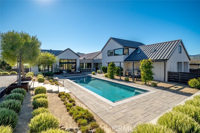 Detail Gallery Image 2 of 74 For 280 Jespersen Ln, San Luis Obispo,  CA 93401 - 5 Beds | 7/1 Baths