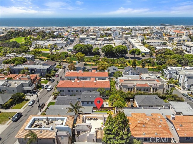 669 6th Street, Hermosa Beach, California 90254, 3 Bedrooms Bedrooms, ,3 BathroomsBathrooms,Residential,Sold,6th,PV22105808